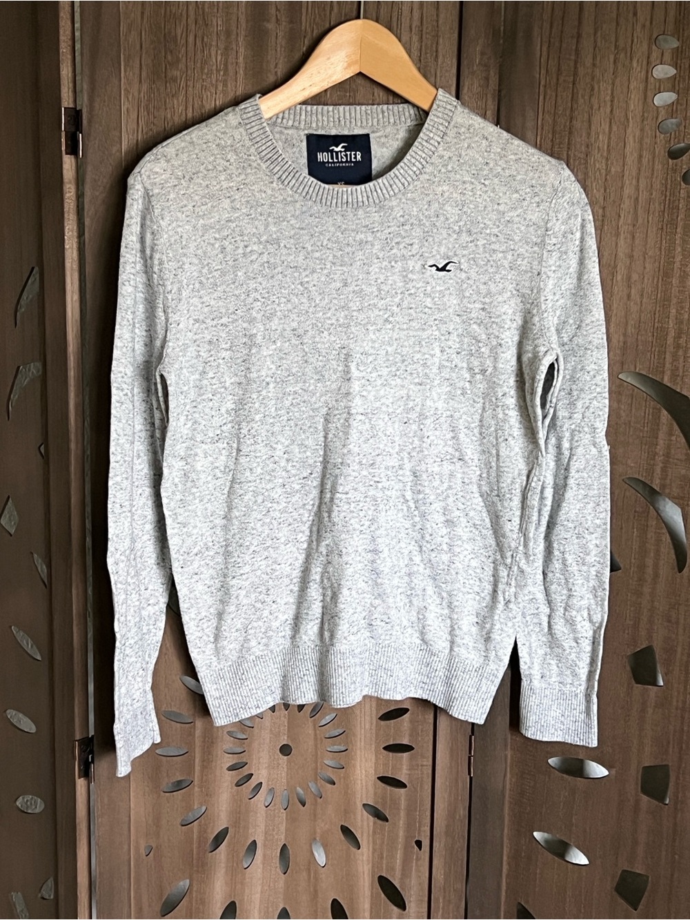 Hollister Men’s Heather Gray Crewneck Sweater